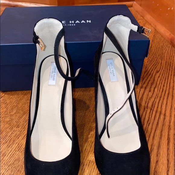 Perfect for holiday season! Cole Haan shoes in box! Gently worn once! - Picture 2 of 4